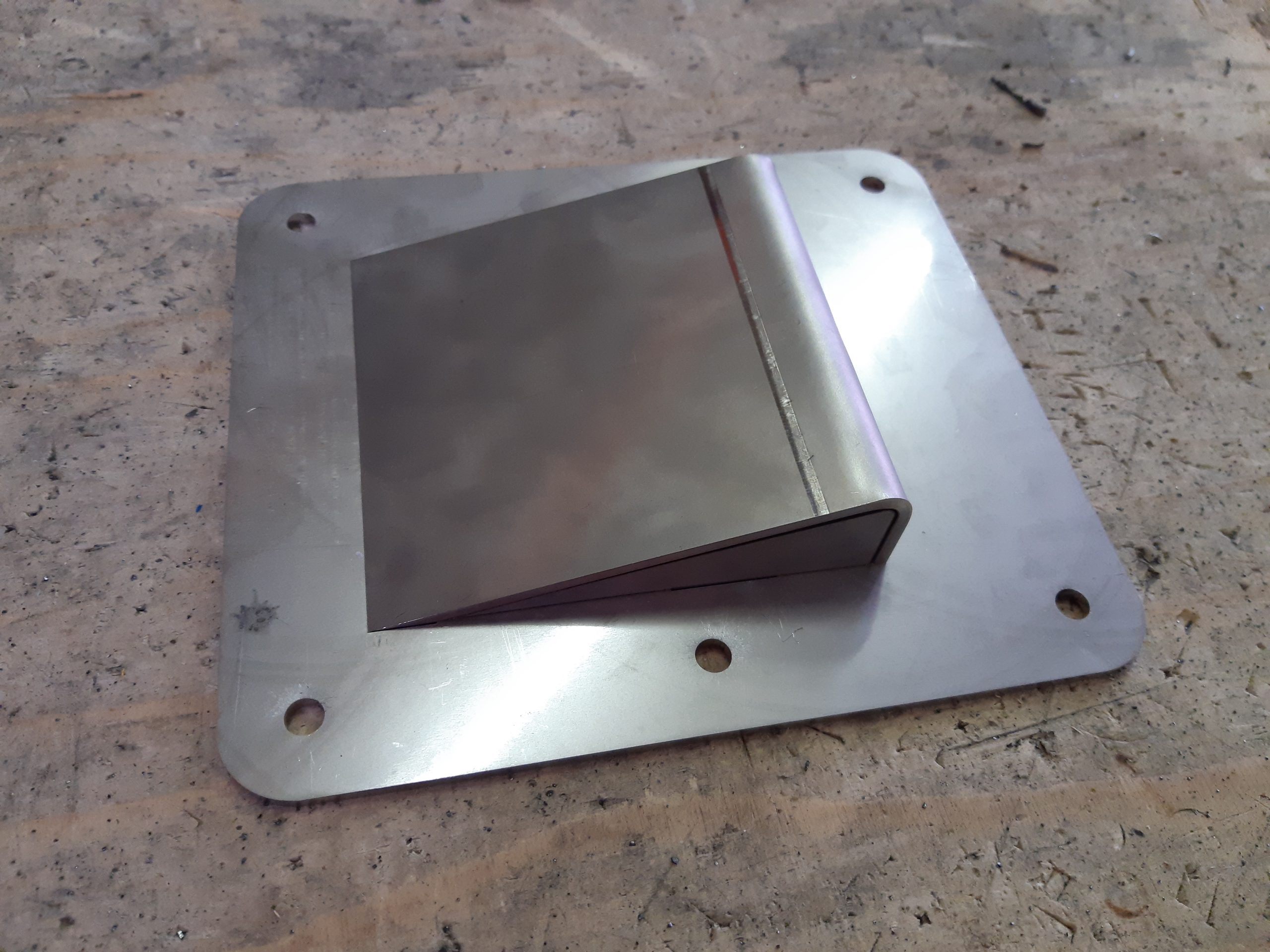 Montageplaat voor schutting